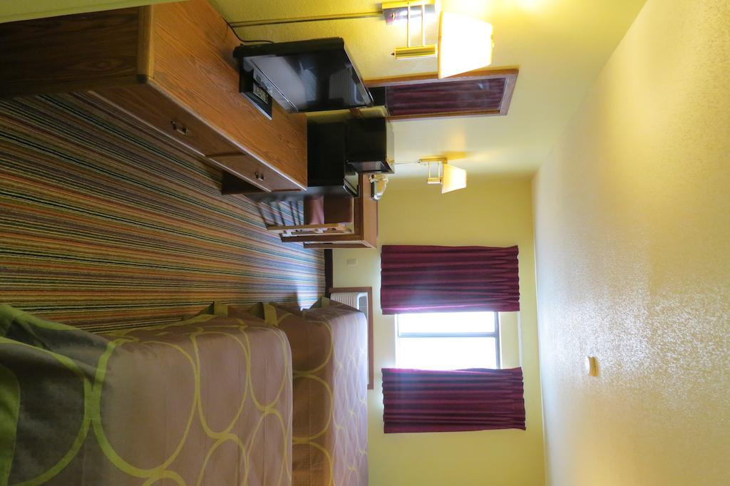 Super 8 By Wyndham East 3* Evansville